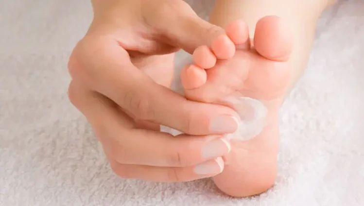 skin specialist doctor in south delhi Sarin Skin Solution