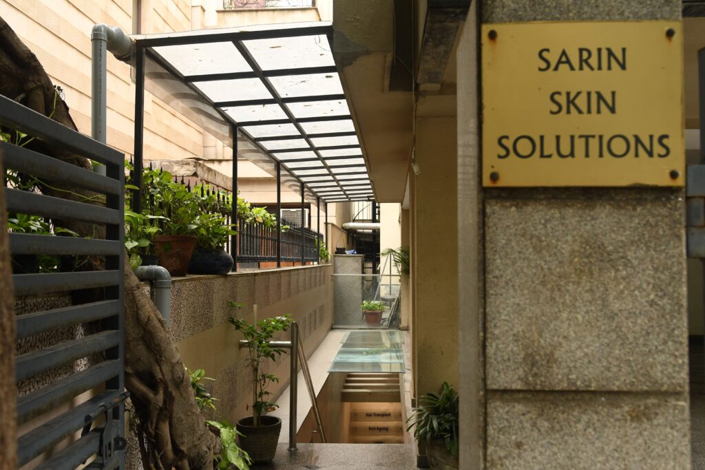 skin specialist doctor in south delhi Sarin Skin Solution